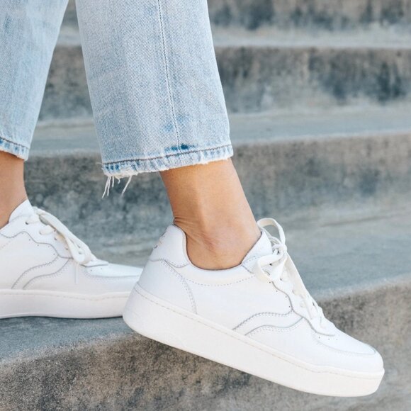 Soludos Women's Leather Roma Sneaker White Neutral Everyday Travel Commuting - Picture 2 of 11